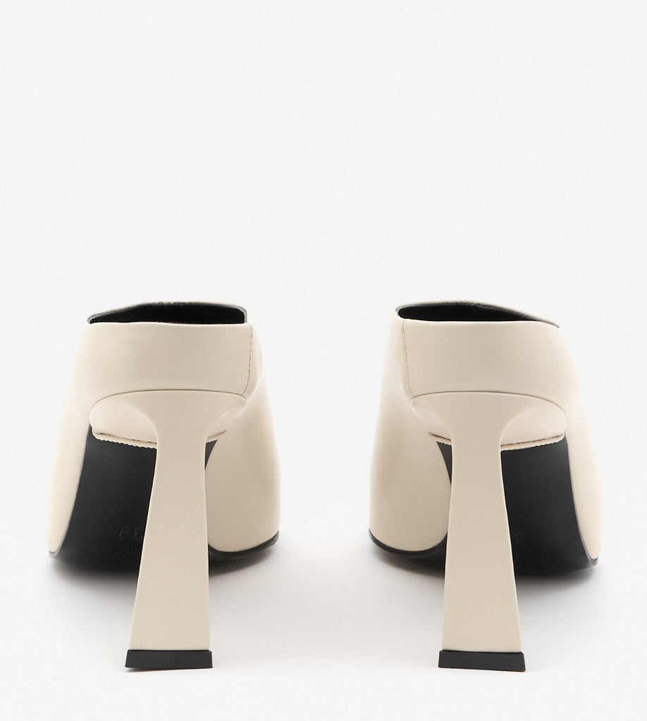 Pointed Mules White