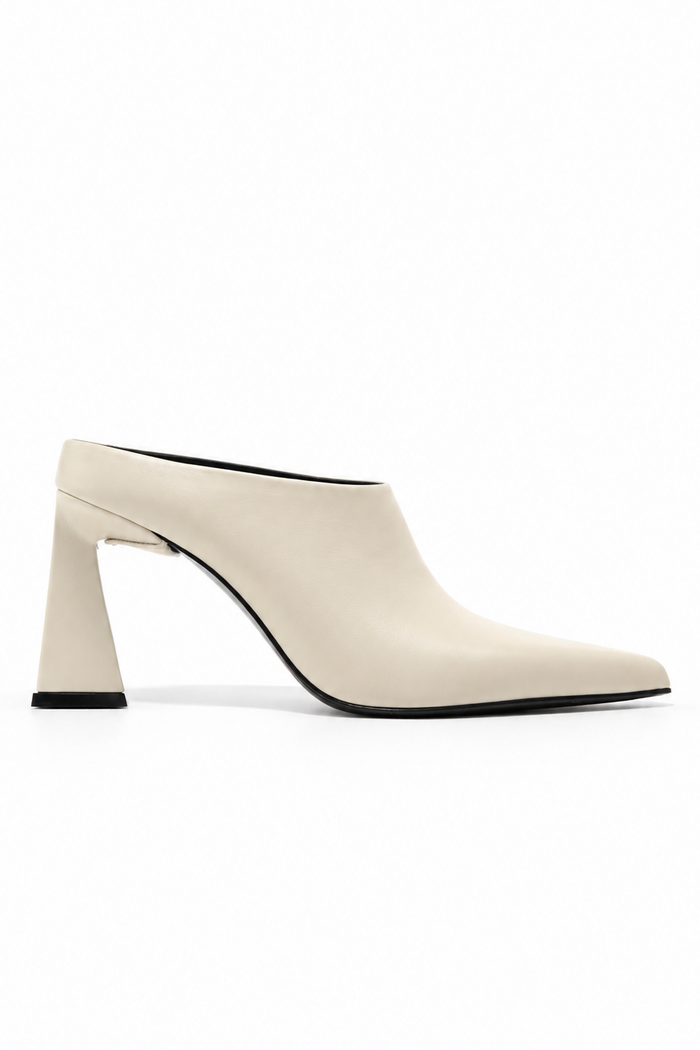 Pointed Mules White