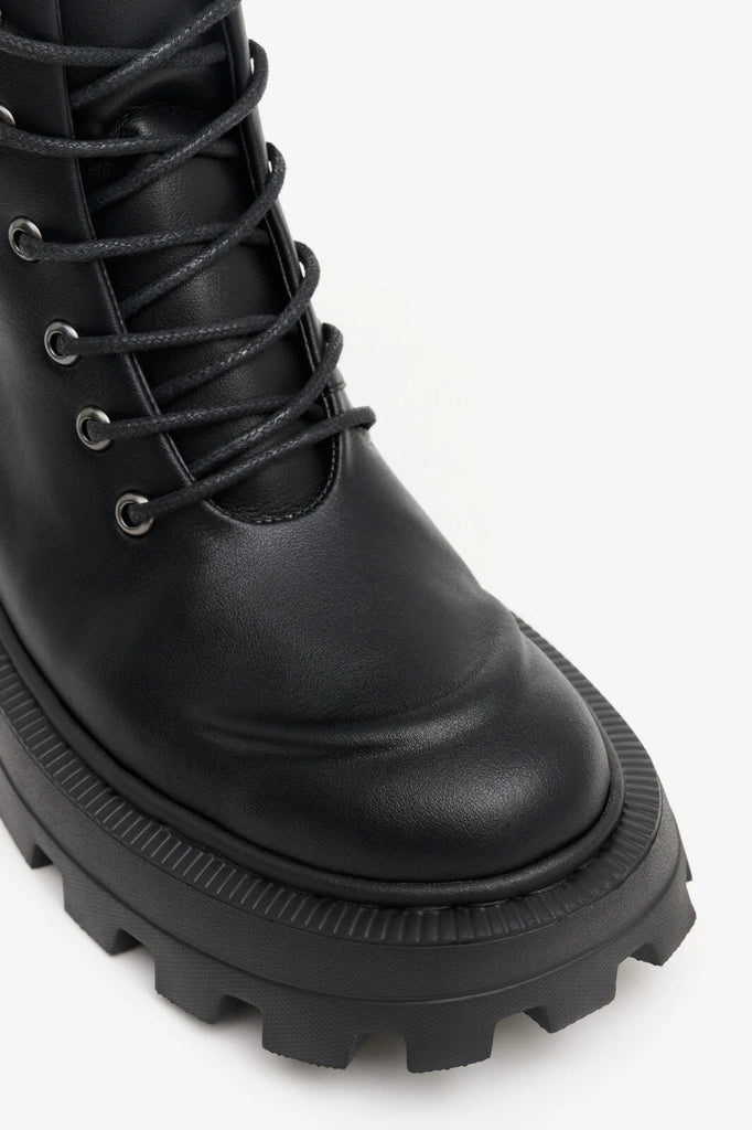 Black Leather Zipped Boots
