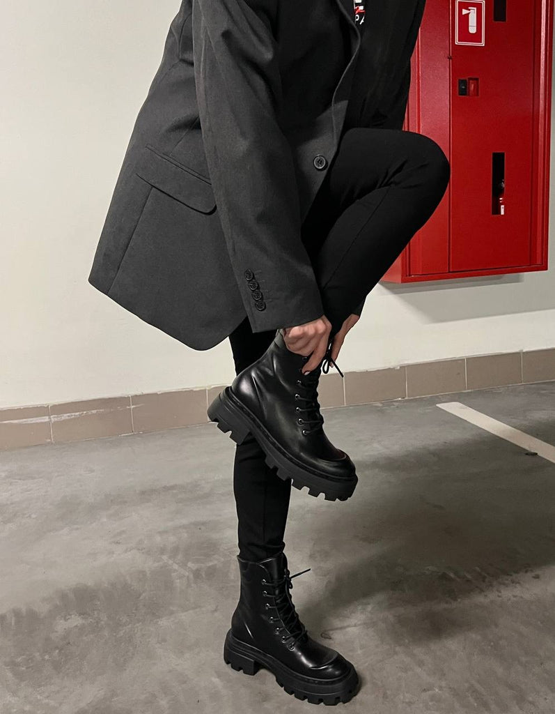 Black Leather Zipped Boots