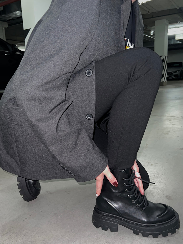 Black Leather Zipped Boots