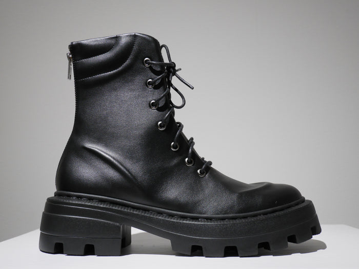 Black Leather Zipped Boots
